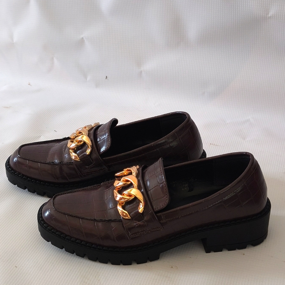 Chunky chain loafers